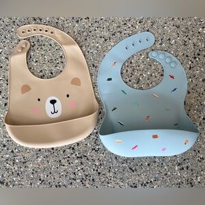 Cute Bear and Car Print Silicone Bib Set